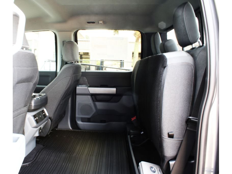 New 2026 Carbonized Gray Metallic Ford XLT image 15