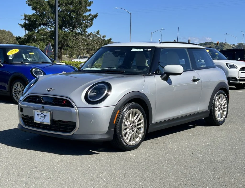 2026 MINI Hardtop Cooper S's photo