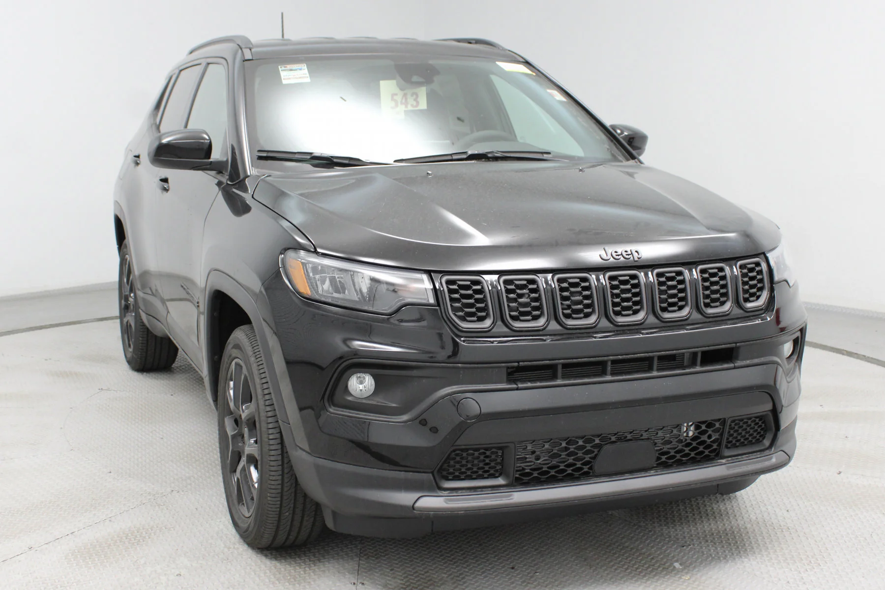 New 2026 Diamond Black Crystal Pearl-Coat Exterior Paint Jeep Latitude Altitude 4x4 image 23