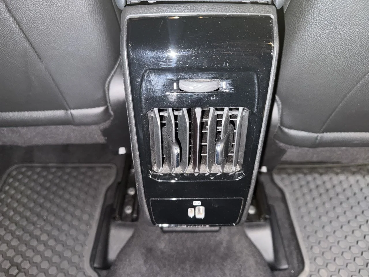 Used 2025 Silver Jeep Trailhawk image 18