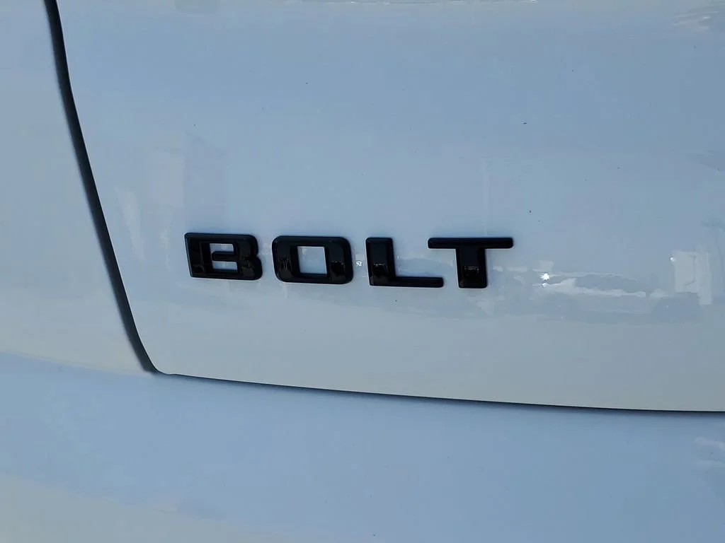 2027 Chevrolet Bolt LT - Photo 8