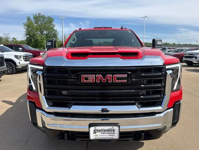 2026 GMC Sierra 3500HD Pro - Photo 8