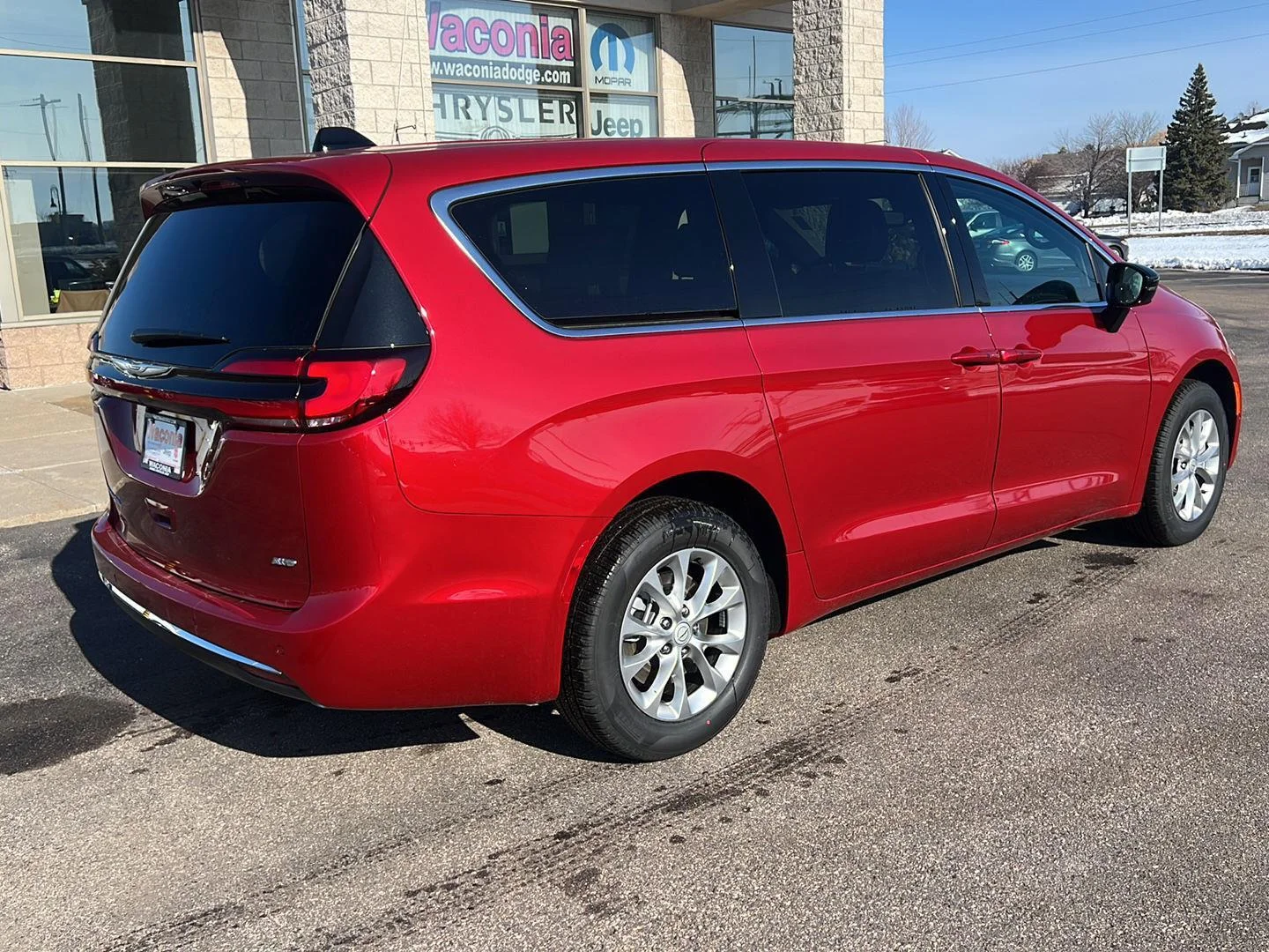 New 2026 Red Hot Pearl-Coat Exterior Paint Chrysler Select image 7