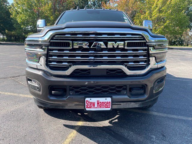 New 2025 Granite Crystal Metallic Clearcoat Ram Limited image 3