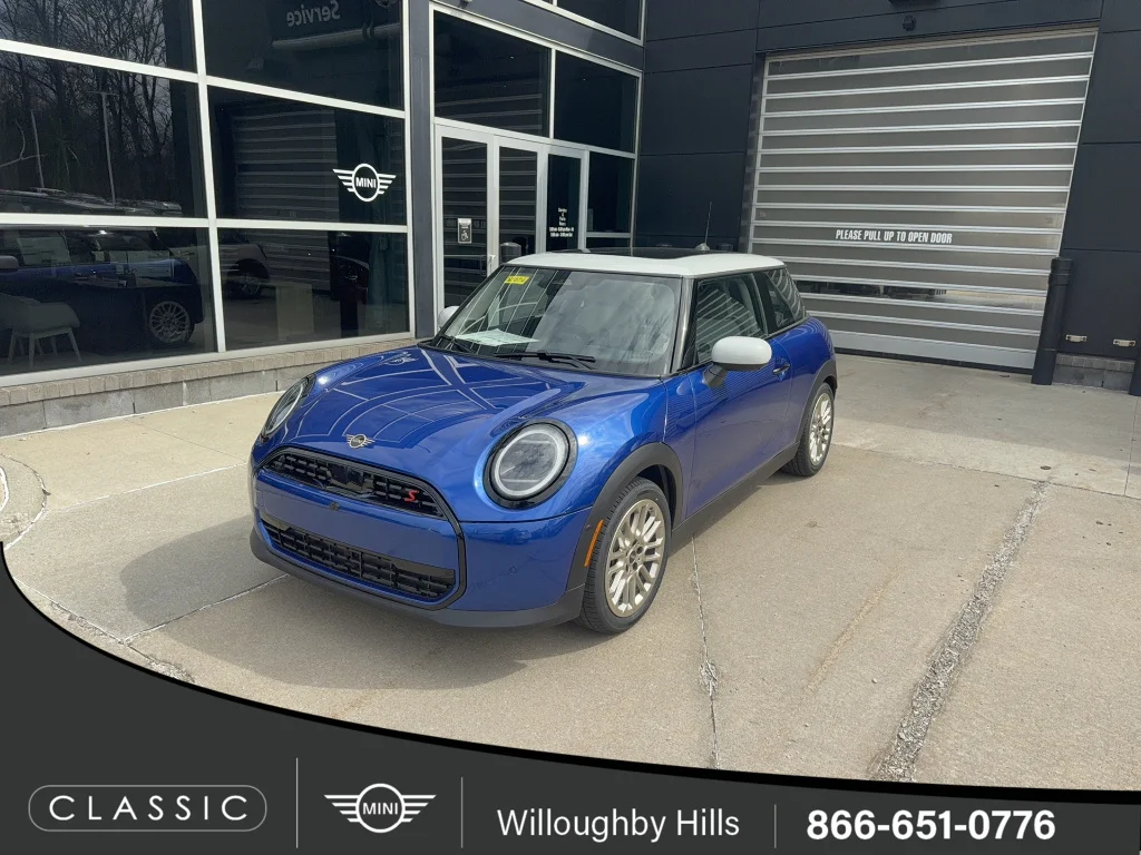 2026 MINI Hardtop Cooper S Signature's photo