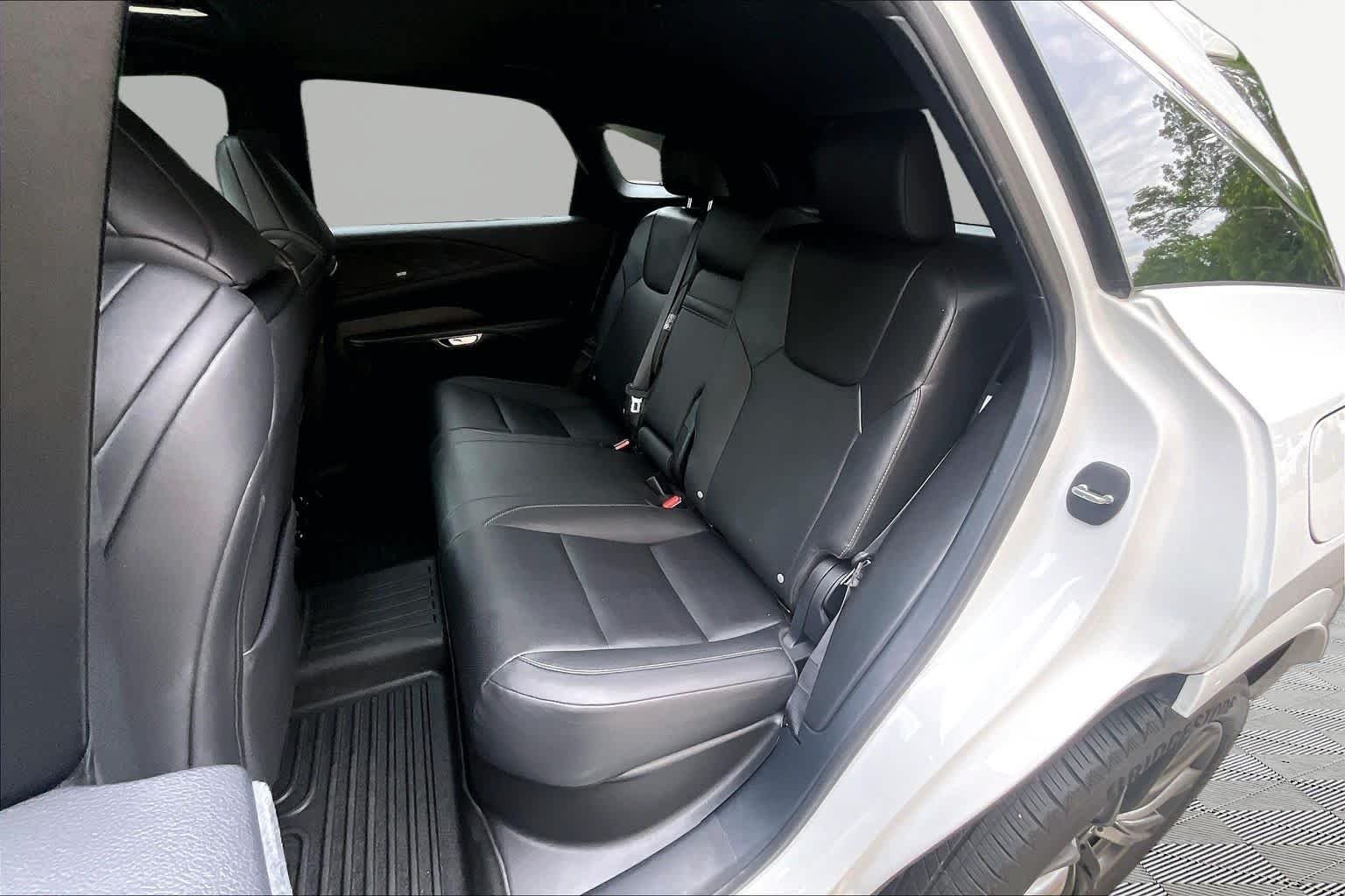 Used 2024 Ultra White Lexus F SPORT Handling image 21