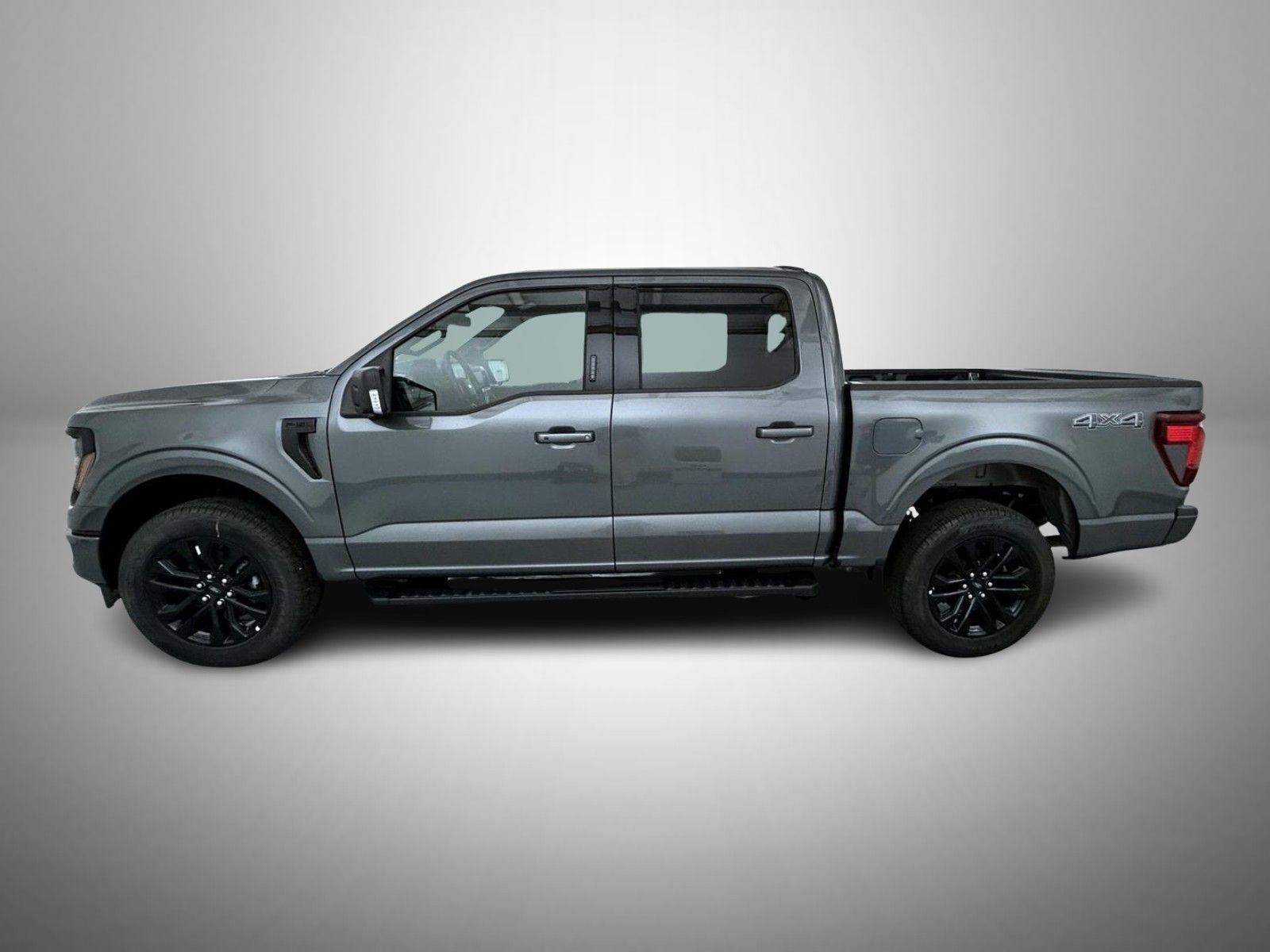 New 2026 Carbonized Gray Metallic Ford XLT image 8