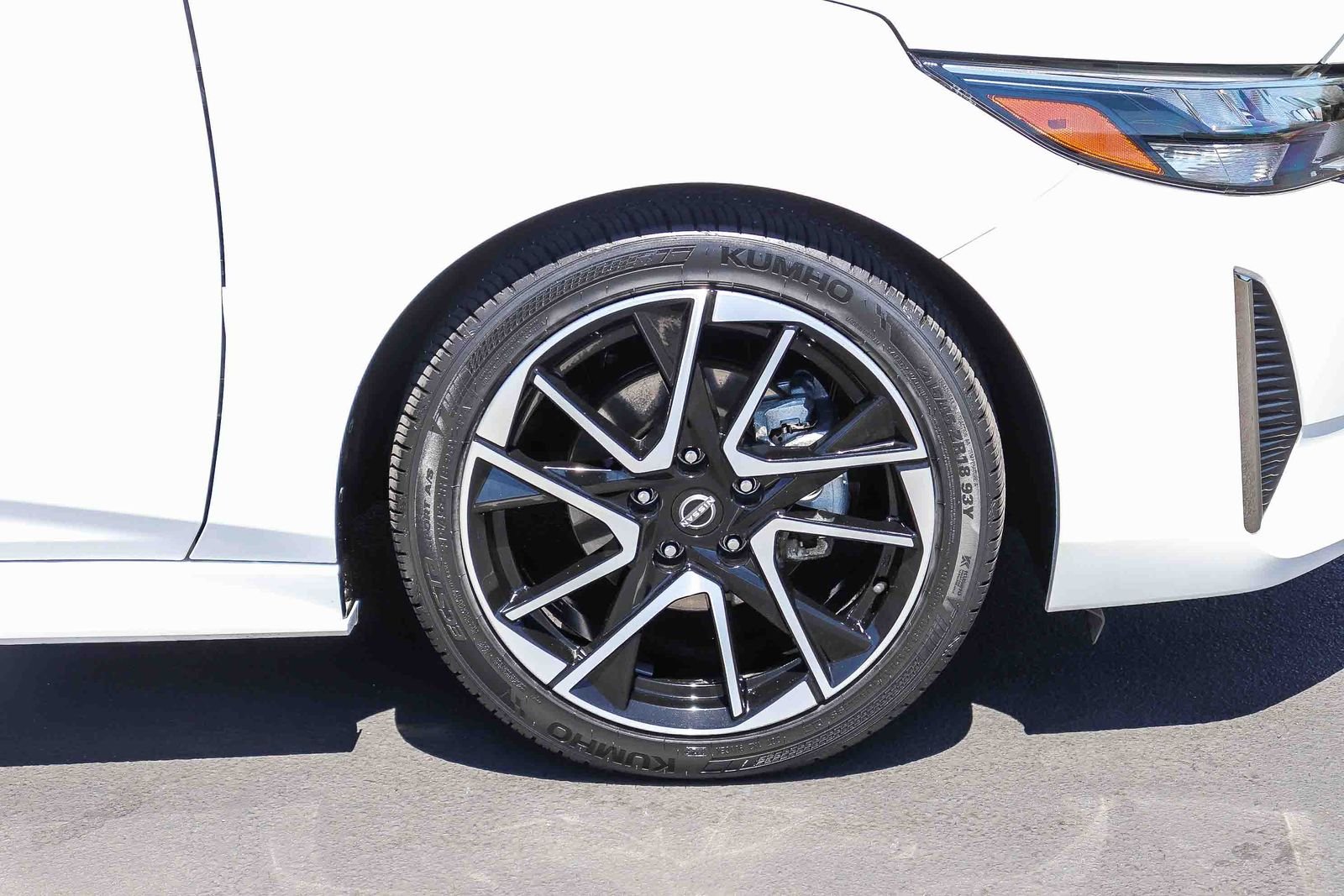 Used 2024 White Nissan SR image 11