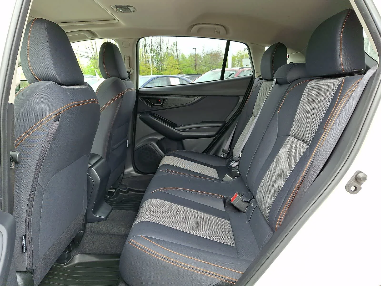 Used 2022 Crystal White Pearl Subaru Premium image 11