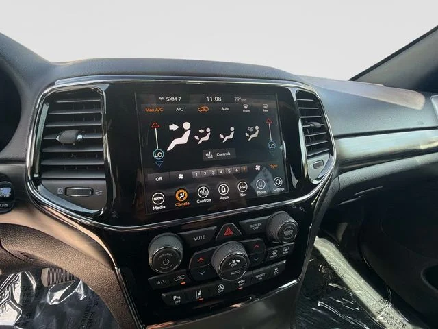 Used 2020 Red Jeep Altitude image 24