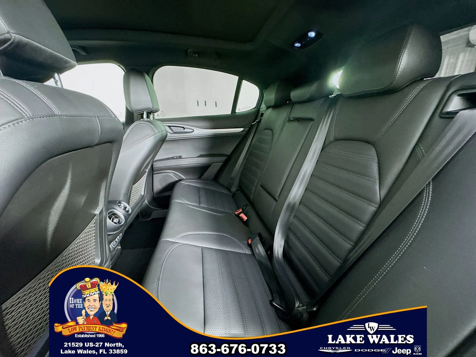 Used 2025  Alfa Romeo  image 25