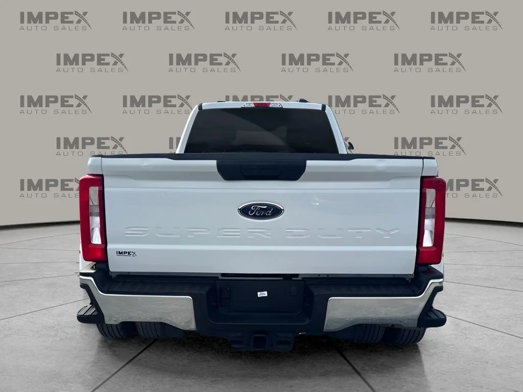 Used 2024 White Ford XLT image 4