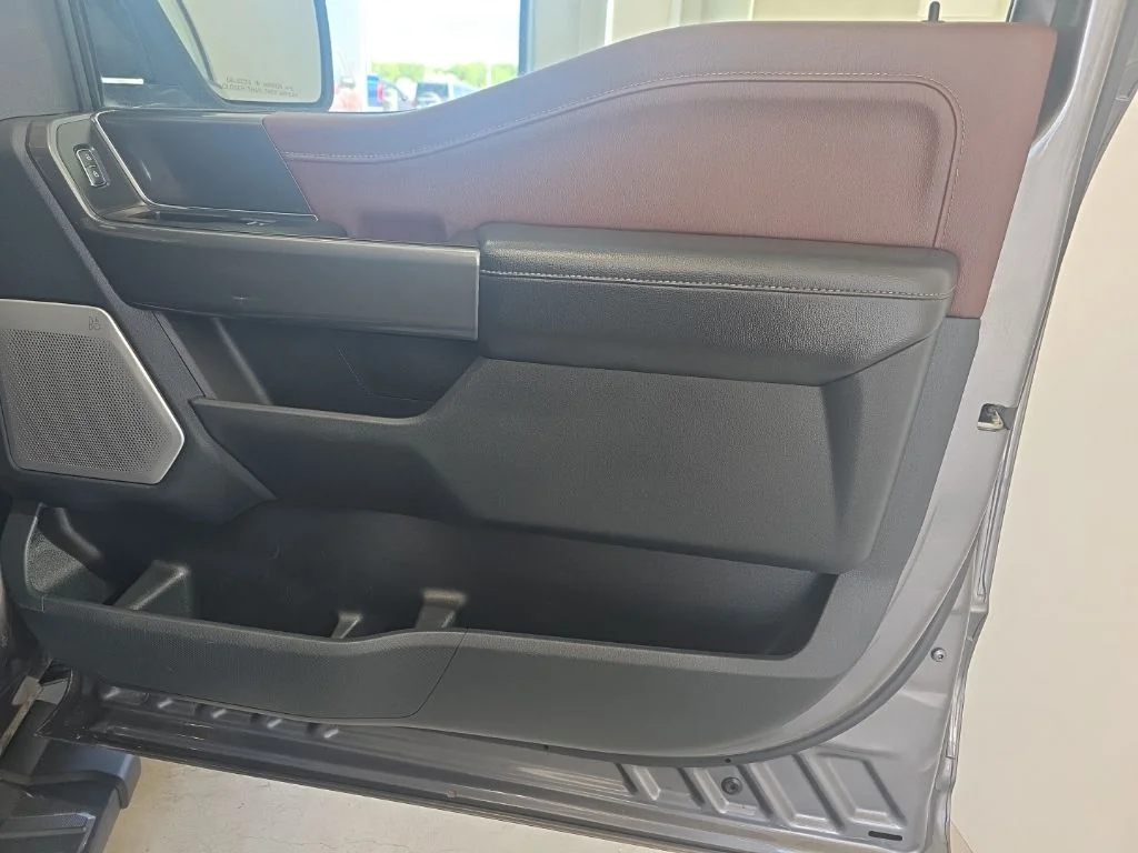 Used 2022 Gray Metallic Ford Lariat image 23