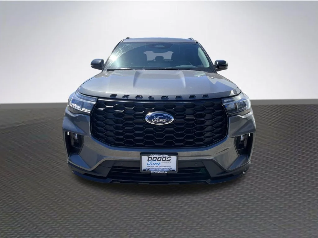 New 2026 Carbonized Gray Metallic Ford ST-Line image 2