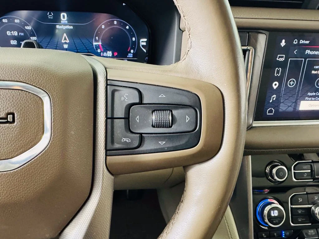 Used 2023 White GMC Denali image 13