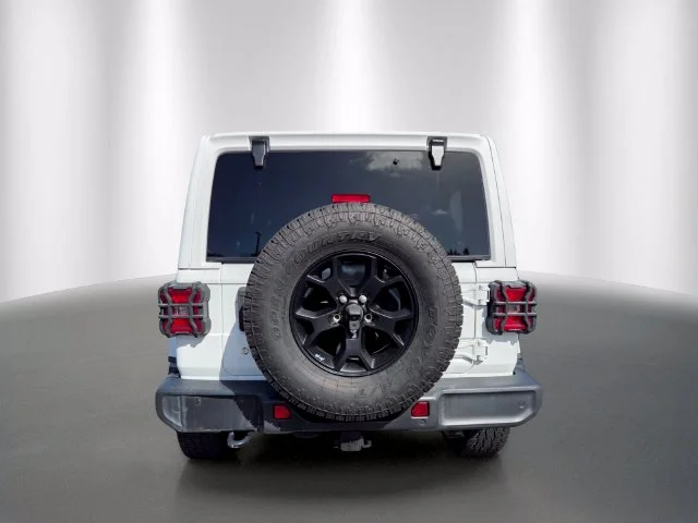 Used 2018 Bright White Clearcoat Jeep Unlimited Sahara image 3
