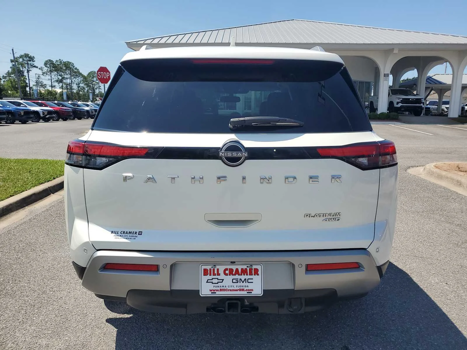 Used 2022  Nissan Platinum image 4