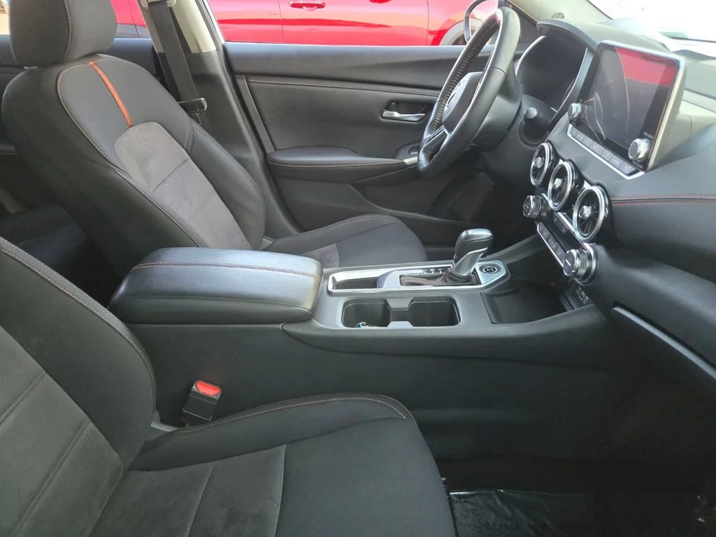 Used 2024 Aspen White Trico Nissan SR image 4