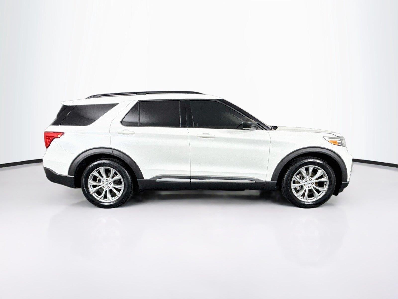 Used 2020 Star White Metallic Tri-Coat Ford XLT image 10