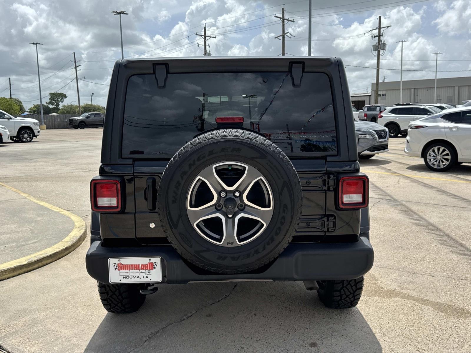 Used 2020 Black Clearcoat Jeep Sport S image 6