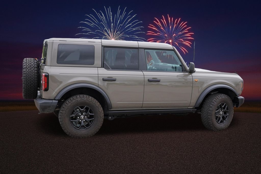 Used 2025 Gray Ford Badlands image 5