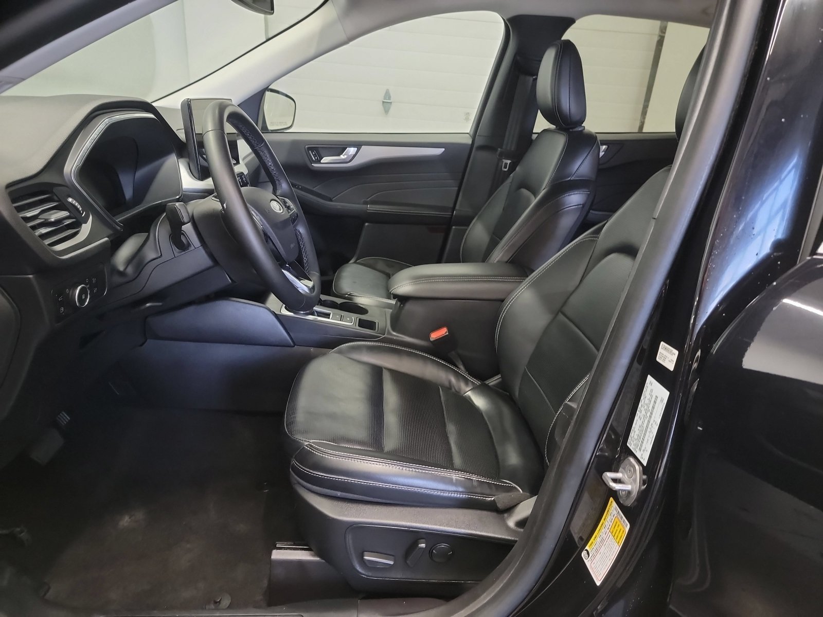 Used 2023 Black Metallic Ford Platinum image 11