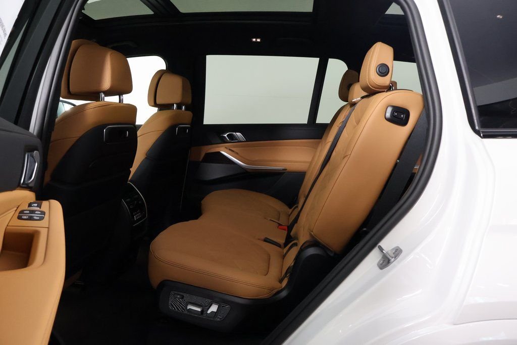 New 2027 Mineral White Metallic BMW xDrive40i image 6