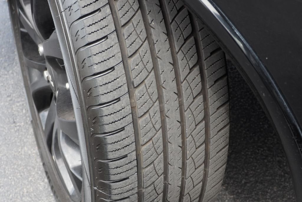 Used 2019 Black Dodge SXT Plus image 10