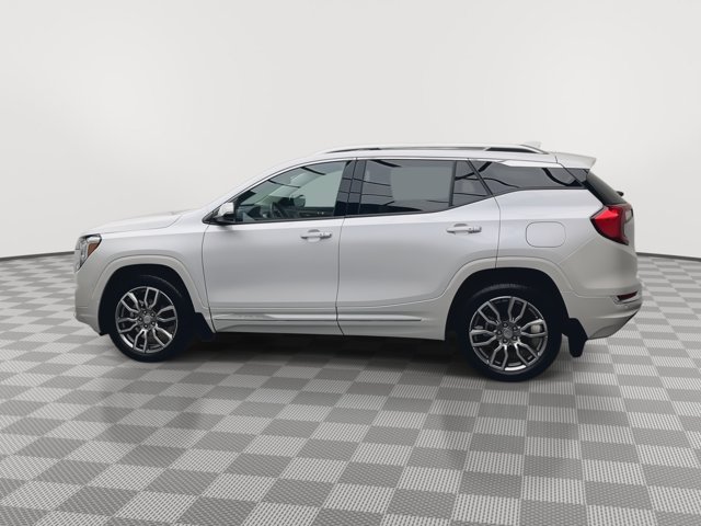 Used 2024 White Frost Tricoat GMC Denali image 41