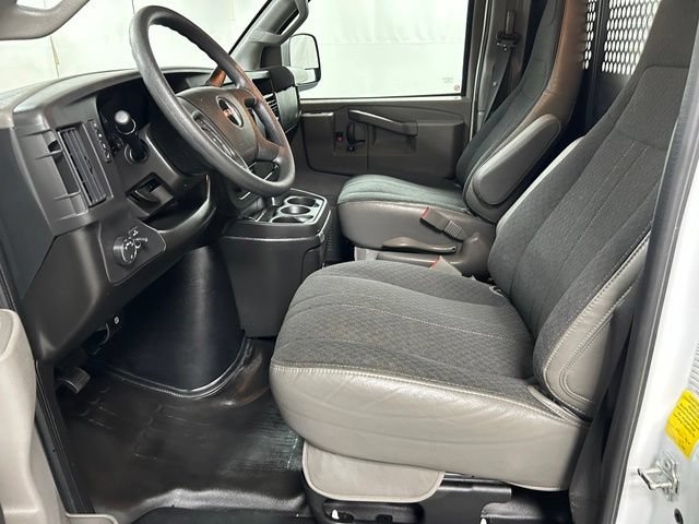 Used 2025 Summit White GMC Work Van image 11