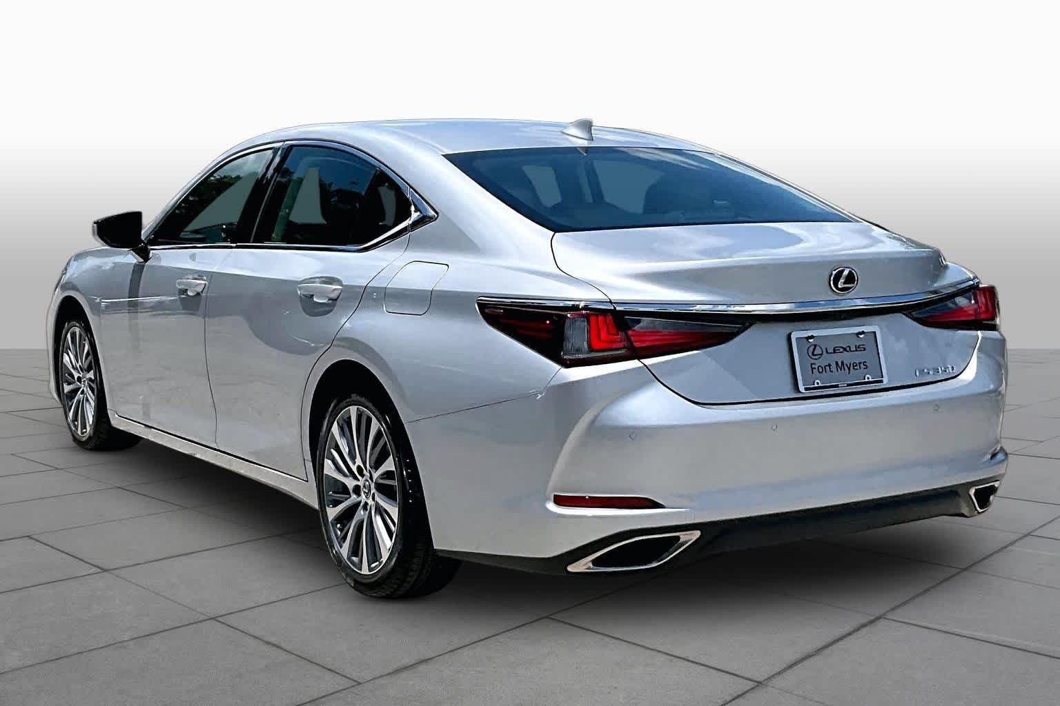 Used 2020 Silver Lining Metallic Lexus  image 12