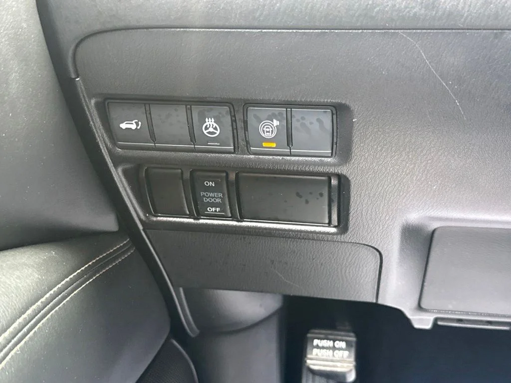 Used 2023 Black Nissan Platinum image 22