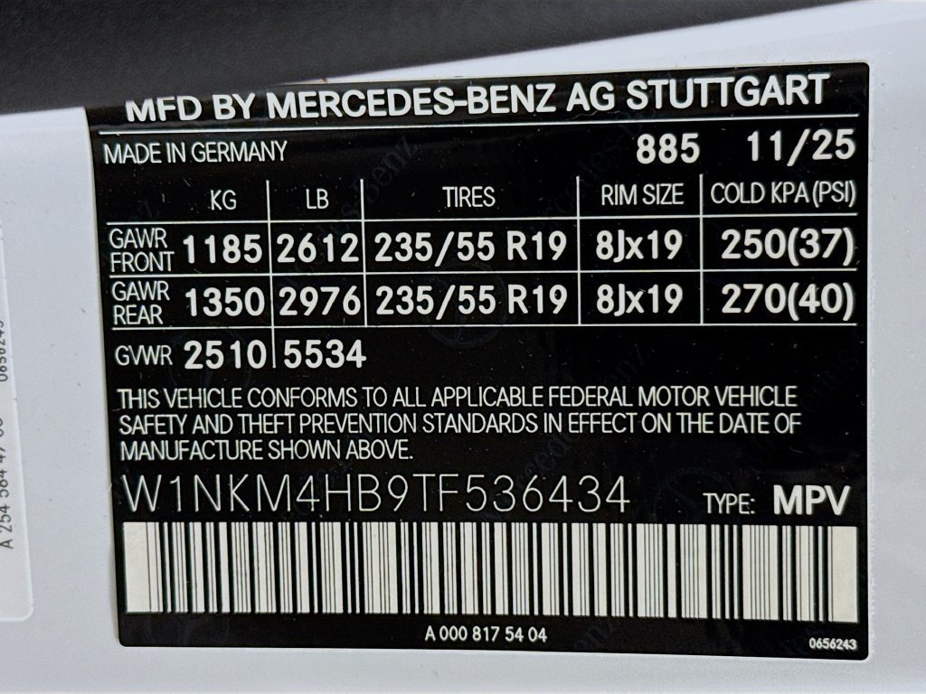 New 2026 MANUFAKTUR Moonlight White Metallic Mercedes-Benz GLC 300 image 66