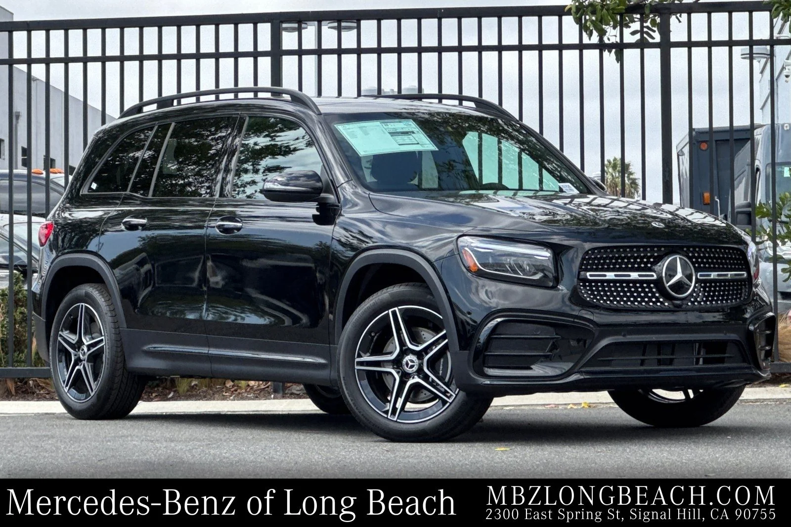 New 2026 Black Mercedes-Benz GLB 250 image 1