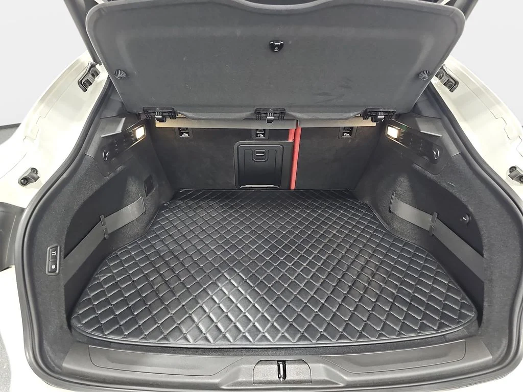 Used 2020  Maserati Base image 14