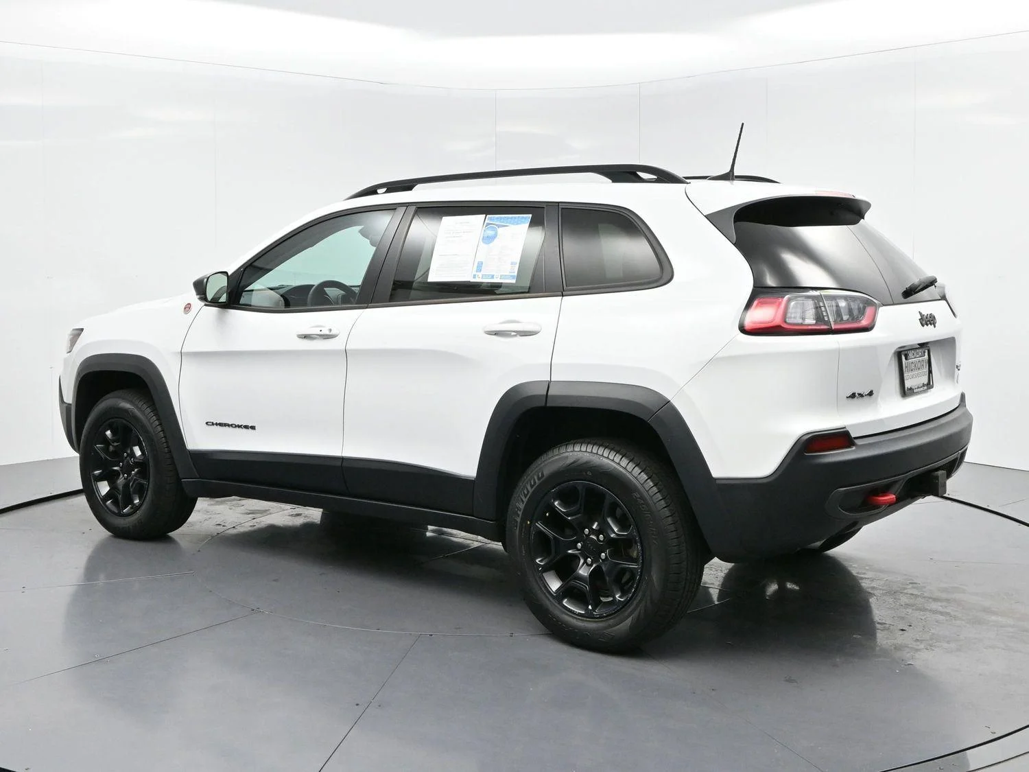 Used 2022 White Jeep Trailhawk image 5