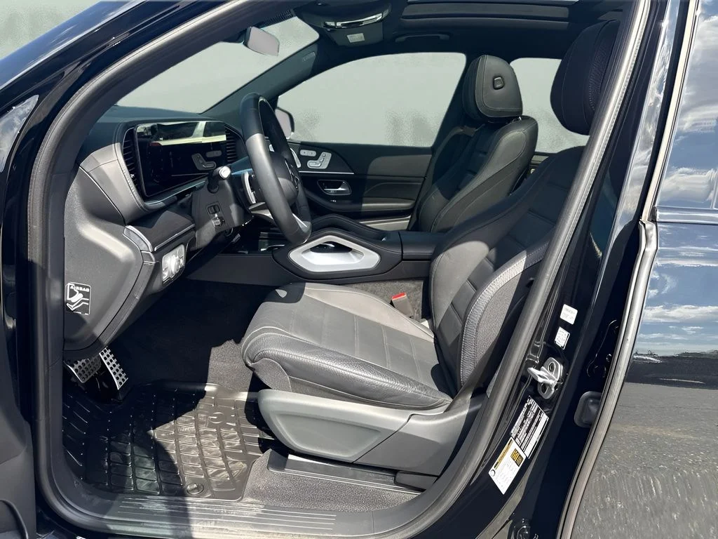 Used 2025  Mercedes-Benz GLS 450 image 9