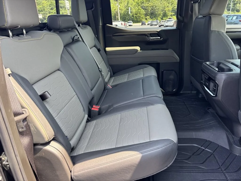 Used 2025 Black Chevrolet ZR2 image 21
