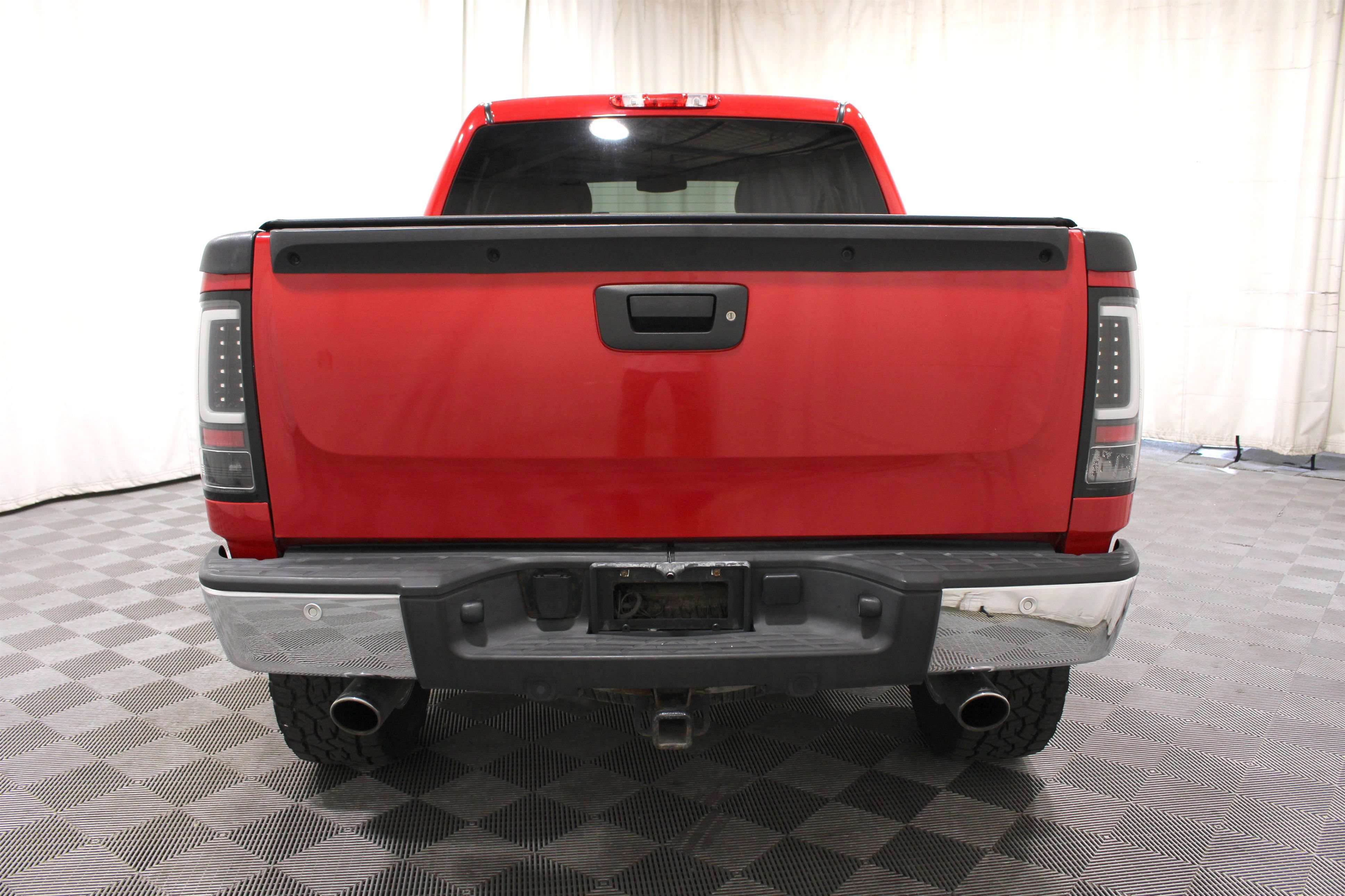 Used 2013 Fire Red GMC SLE image 28