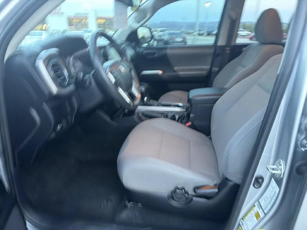 2017 Toyota Tacoma SR5 - Photo 24