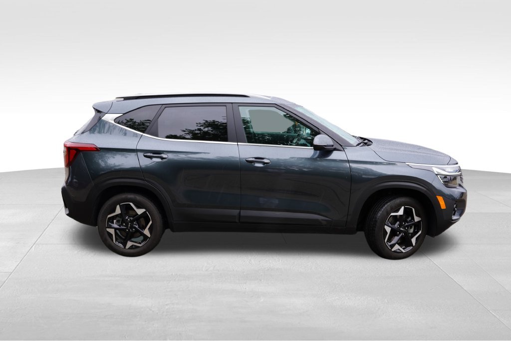 Used 2024 Gravity Gray Kia EX image 3