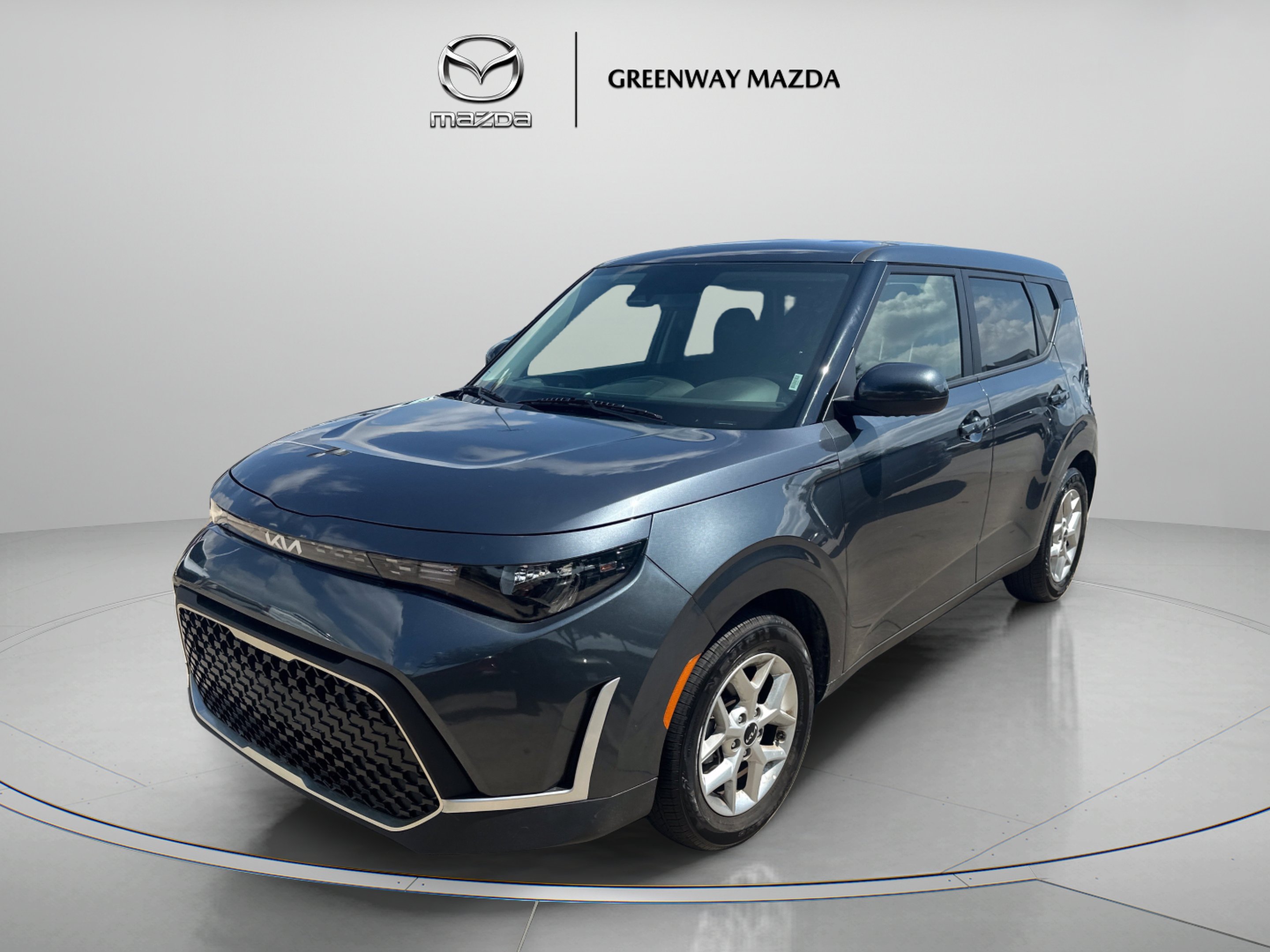 Used 2025 Gray Kia LX image 3