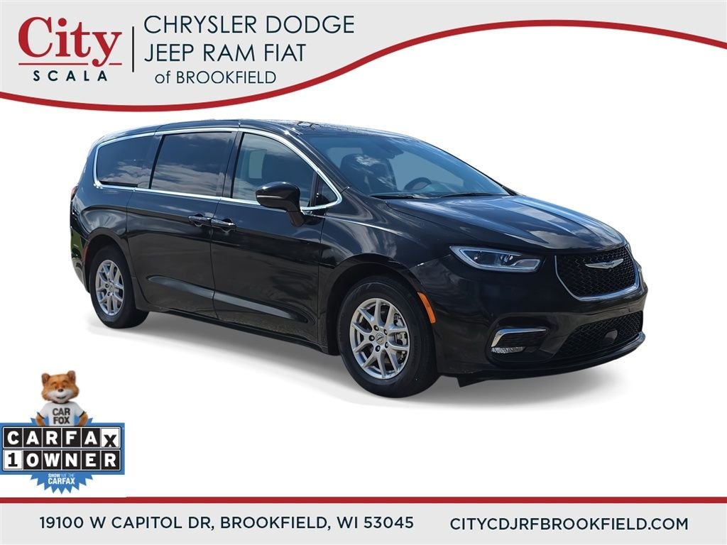 2024 Chrysler Pacifica Touring L's photo