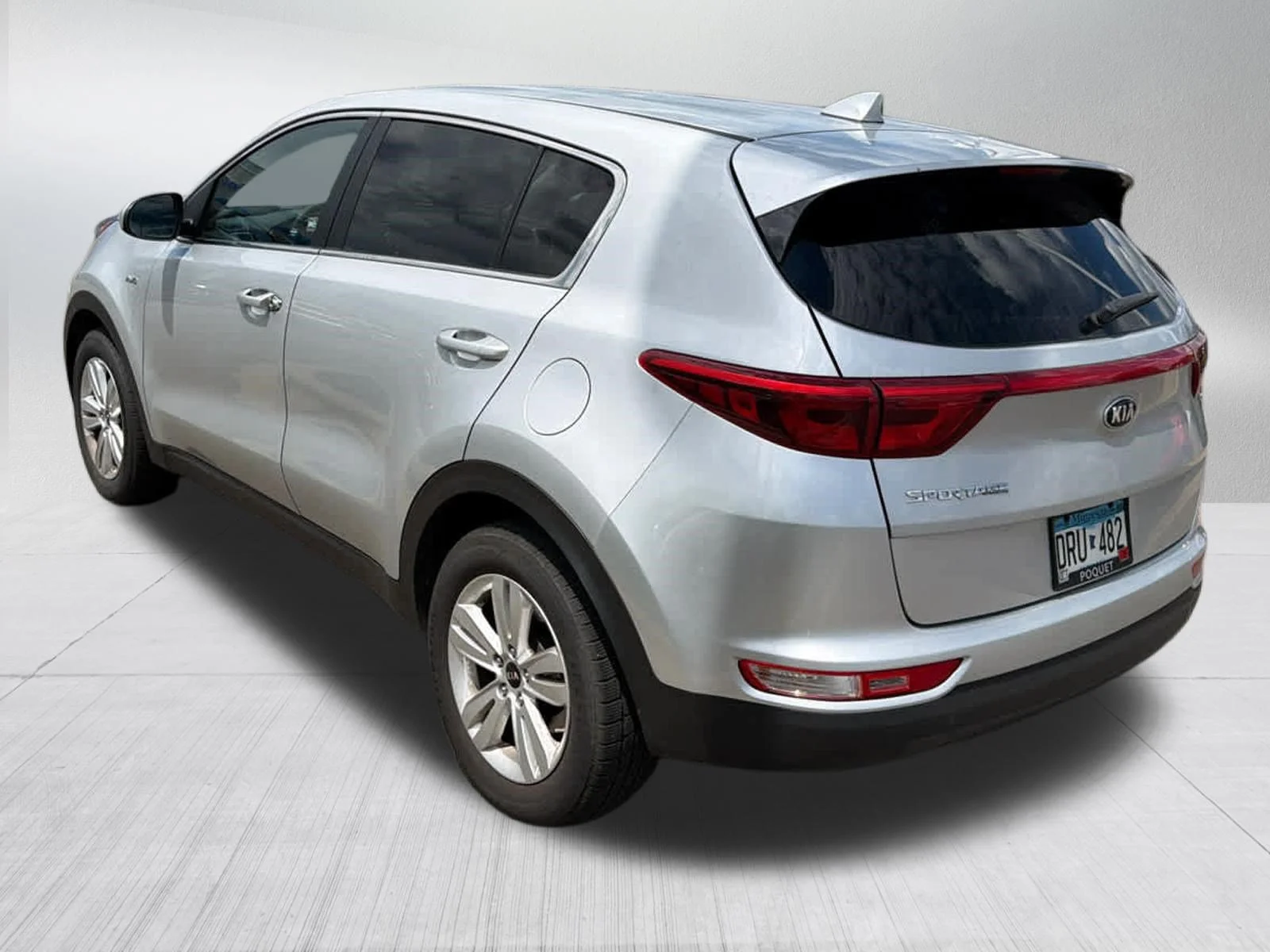 Used 2019 Sparkling Silver Kia LX image 5