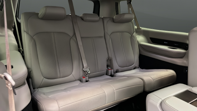 Used 2023 Baltic Gray Metallic Clearcoat Jeep Base image 26