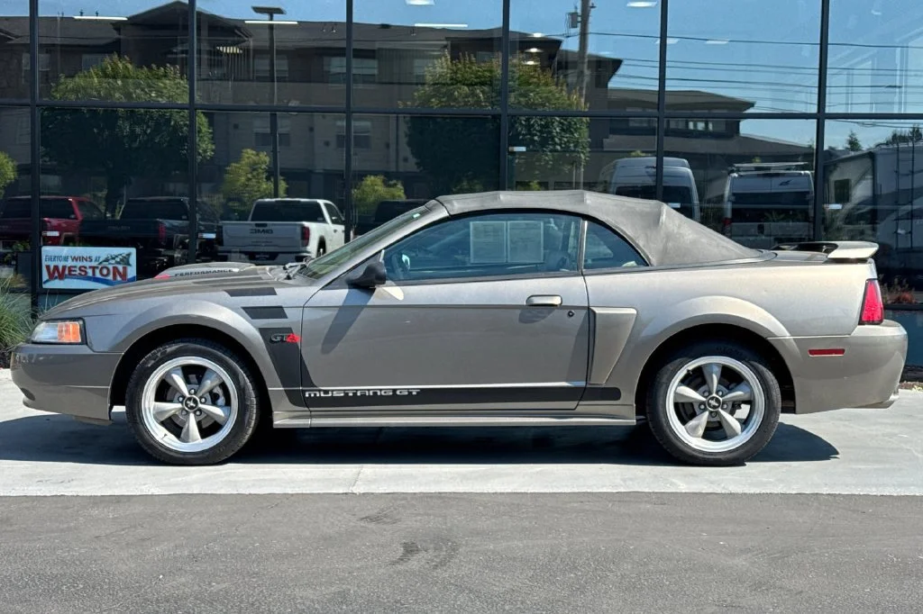 2002 Ford Mustang GT Deluxe - Photo 7