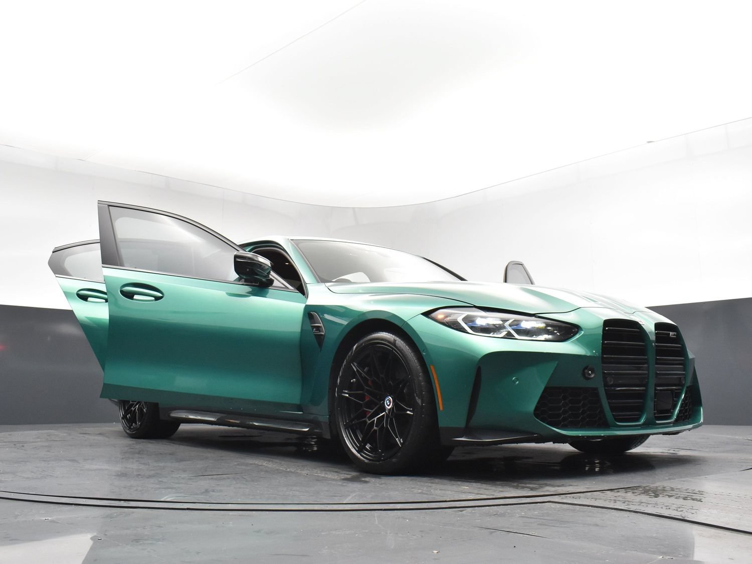 Used 2022 Isle of Man Green Metallic BMW Competition xDrive image 37