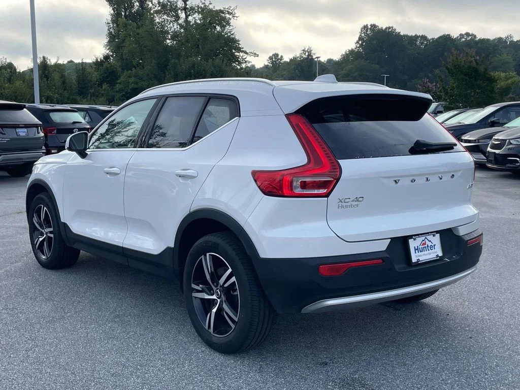 Certified Used 2025 Crystal White Volvo Core image 26