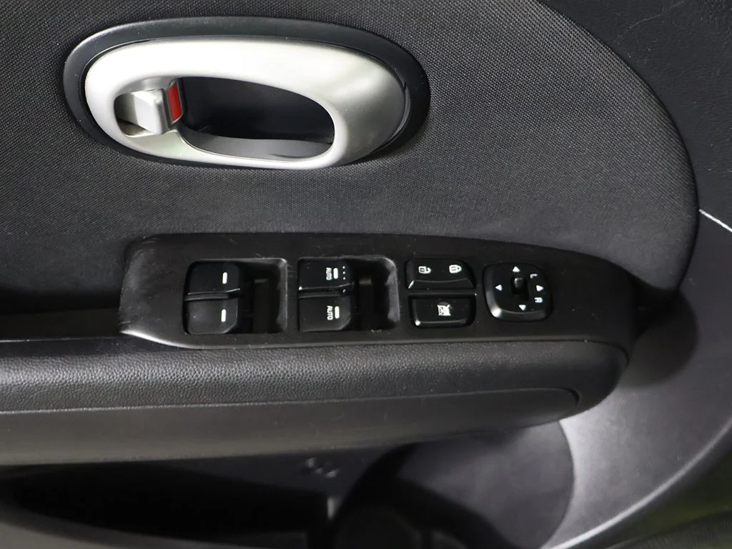 Used 2014 Green Kia Base image 27