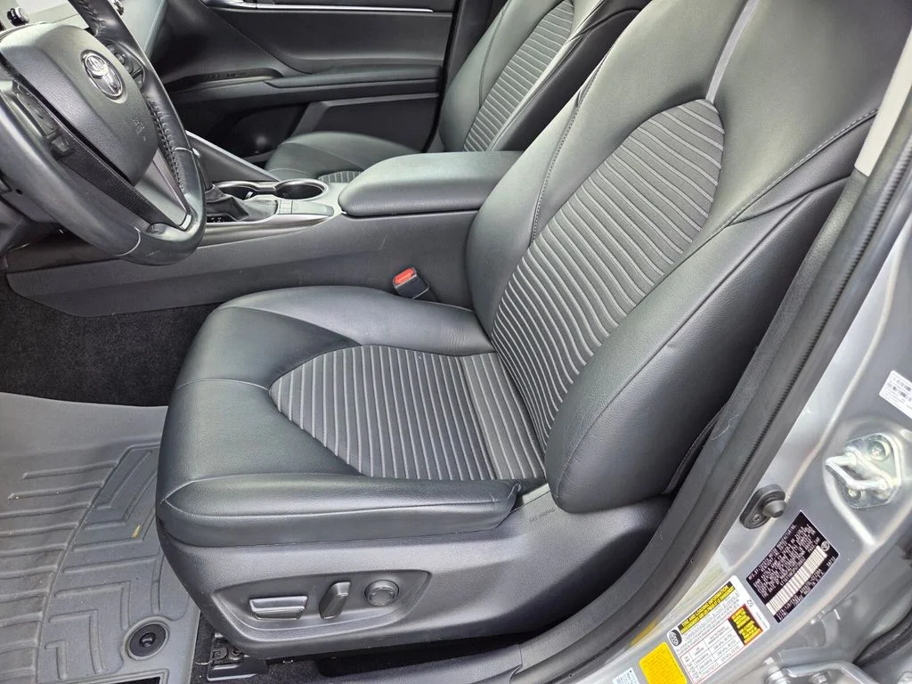 Used 2023 Silver Toyota SE image 9